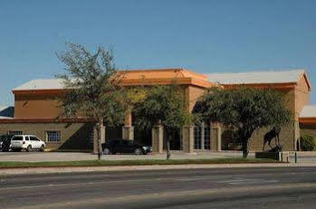 Bradford Inn & Suites Midland Exterior photo
