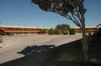 Bradford Inn & Suites Midland Exterior photo