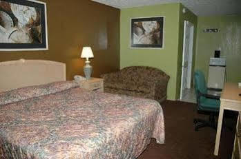 Bradford Inn & Suites Midland Exterior photo